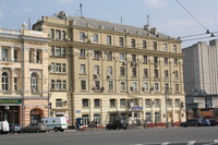 пл. Конституции, 20